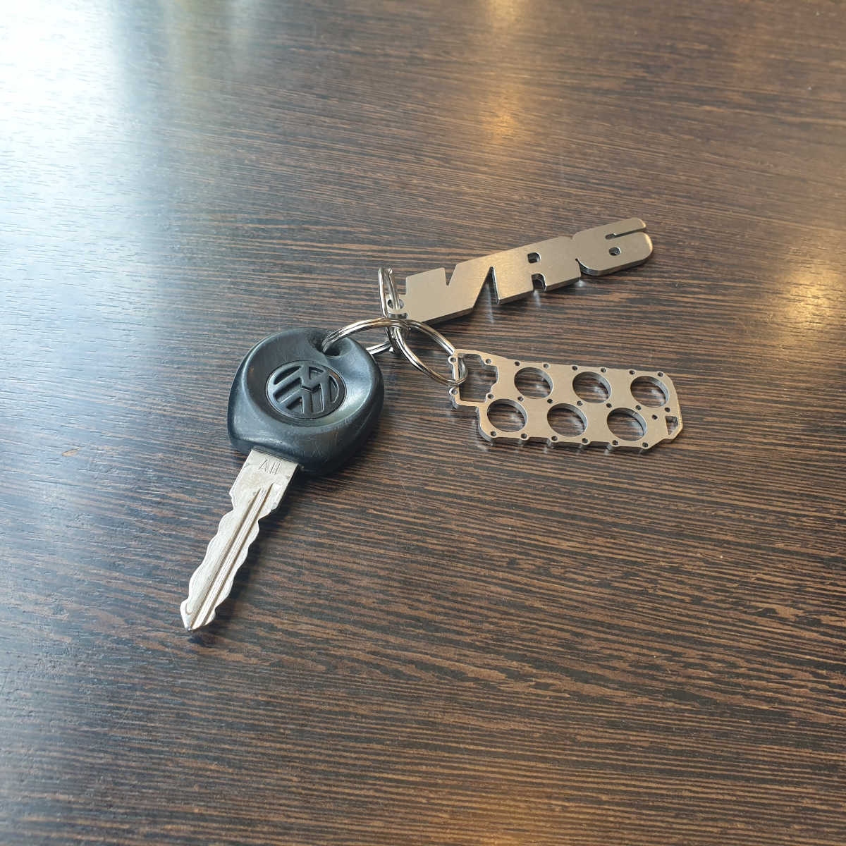 Miniatur einer Kopfdichtung für VW VR6 - DisagrEE - keychain - Schlüsselanhänger