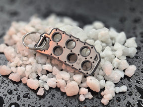 keychain - Schlüsselanhänger - Miniatur einer Kopfdichtung für VW VR6 2,8/2,9 12V - DisagrEE Germany