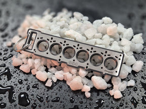 keychain - Schlüsselanhänger - Miniatur einer Kopfdichtung für BMW S54 - DisagrEE Germany