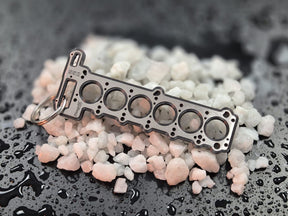 keychain - Schlüsselanhänger - Miniatur einer Kopfdichtung für BMW S52 - DisagrEE Germany