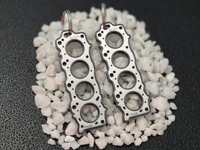 keychain - Schlüsselanhänger - Miniatur einer Kopfdichtung für Toyota 1UZ-FE - DisagrEE Germany