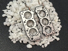 keychain - Schlüsselanhänger - Miniatur einer Kopfdichtung für Toyota 5VZ-FE V6 - DisagrEE Germany