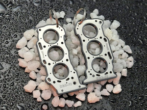 keychain - Schlüsselanhänger - Miniatur einer Kopfdichtung für Toyota 1GR / 2GR - DisagrEE Germany