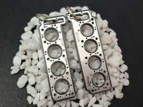 keychain - Schlüsselanhänger - Miniatur einer Kopfdichtung für Mercedes M116 / M117 - DisagrEE Germany