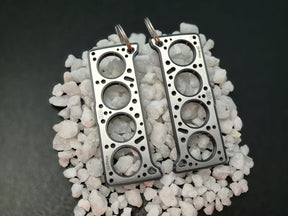 keychain - Schlüsselanhänger - Miniatur einer Kopfdichtung für Pontiac V8 - DisagrEE Germany