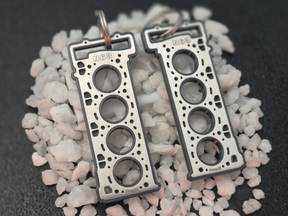 keychain - Schlüsselanhänger - Miniatur einer Kopfdichtung für BMW N63 - DisagrEE Germany