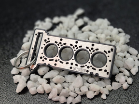 keychain - Schlüsselanhänger - Miniatur einer Kopfdichtung für Mercedes-AMG M133 - DisagrEE Germany