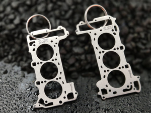 keychain - Schlüsselanhänger - Miniatur einer Kopfdichtung für Audi/Porsche 2.9 TFSI BiTurbo EA839 - DisagrEE Germany