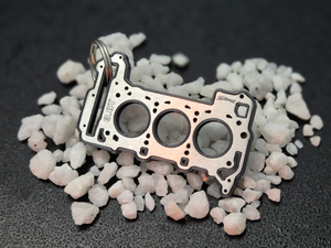 keychain - Schlüsselanhänger - Miniatur einer Kopfdichtung für Audi 3.0 TFSI EA839 - DisagrEE Germany